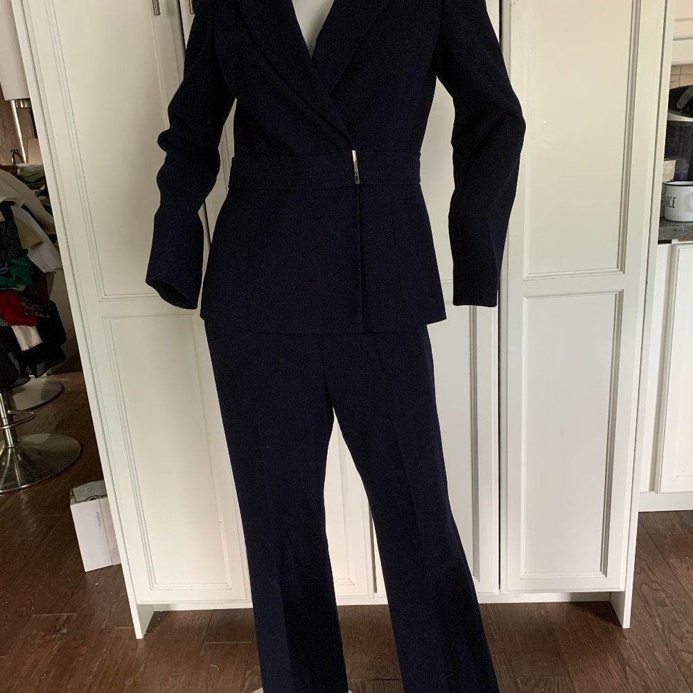 liz claiborne size 4 navy pantsuit